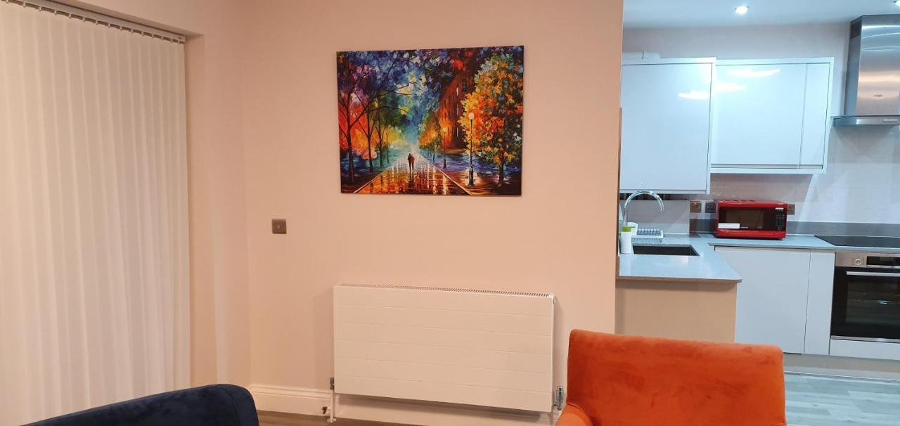 Garland Modern Spacious Apartment, Brentwood 1 외부 사진