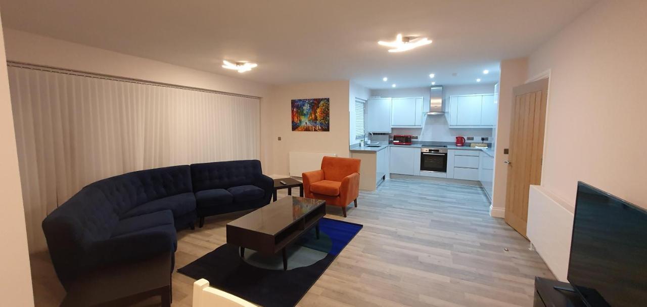Garland Modern Spacious Apartment, Brentwood 1 외부 사진