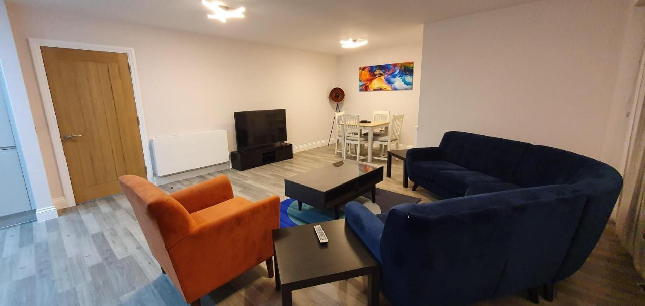 Garland Modern Spacious Apartment, Brentwood 1 외부 사진