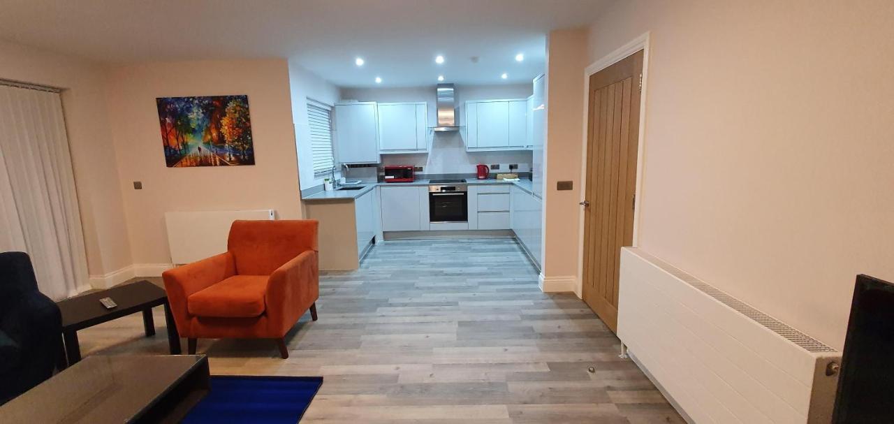 Garland Modern Spacious Apartment, Brentwood 1 외부 사진